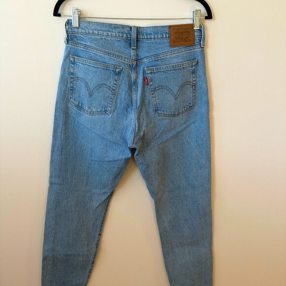 JEANS: Levi Strauss & Co. (blue jeans) - Picture 4 of 16